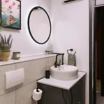 Greenview Apartment Split